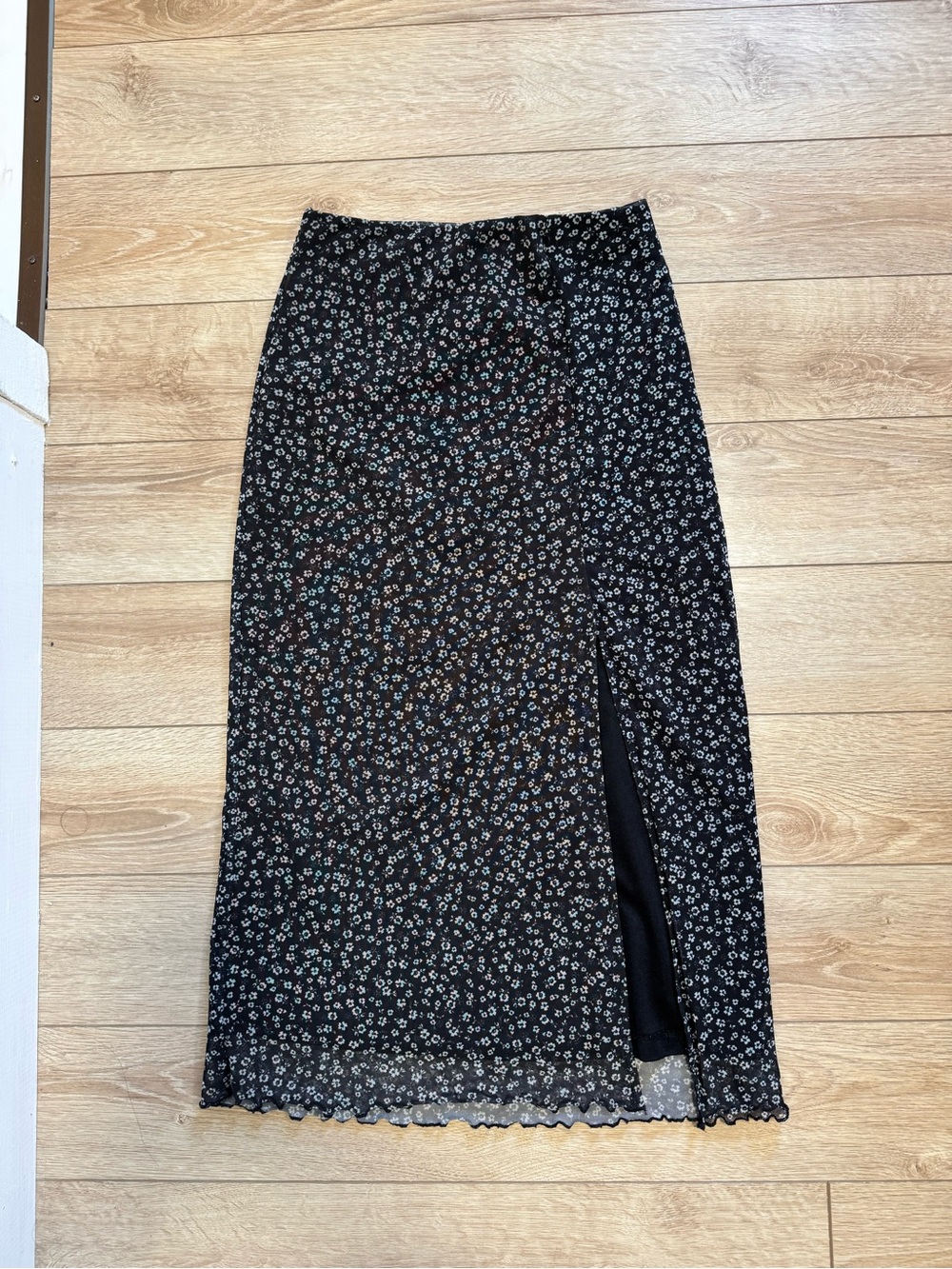 Black Floral Side-Slit Midi Skirt
